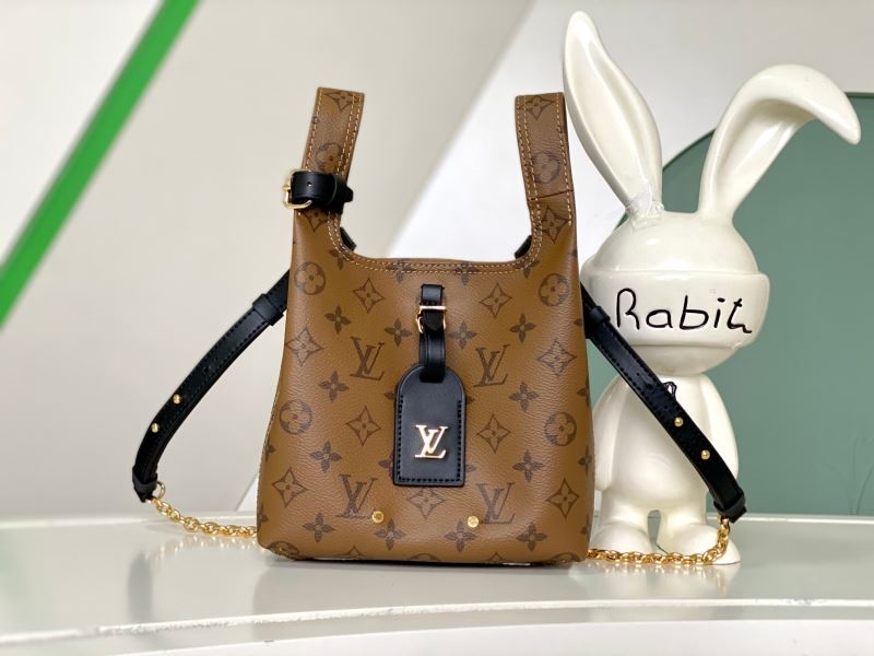 Louis Vuitton Hobo Bags